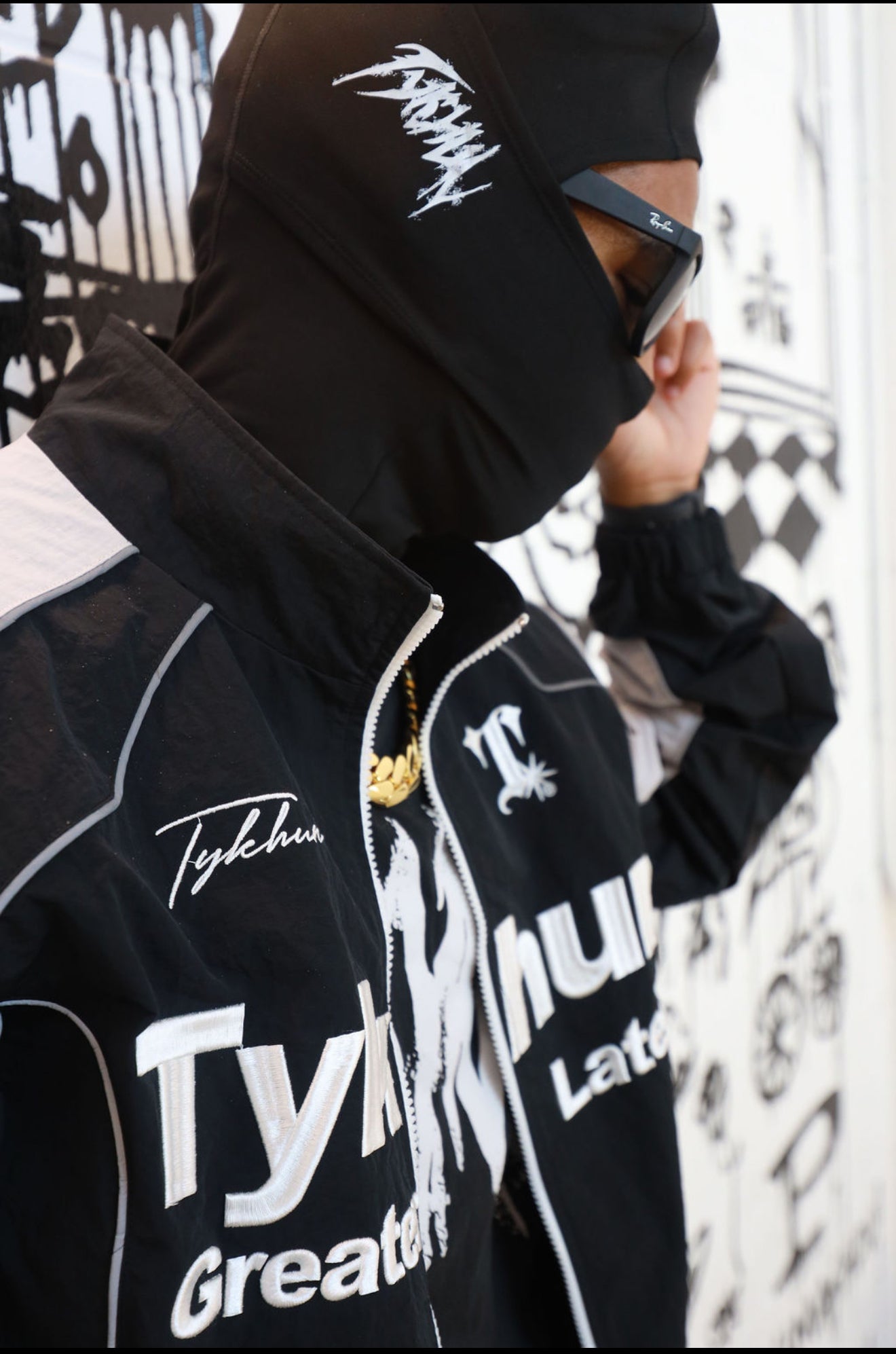 Sweatsuit ￼